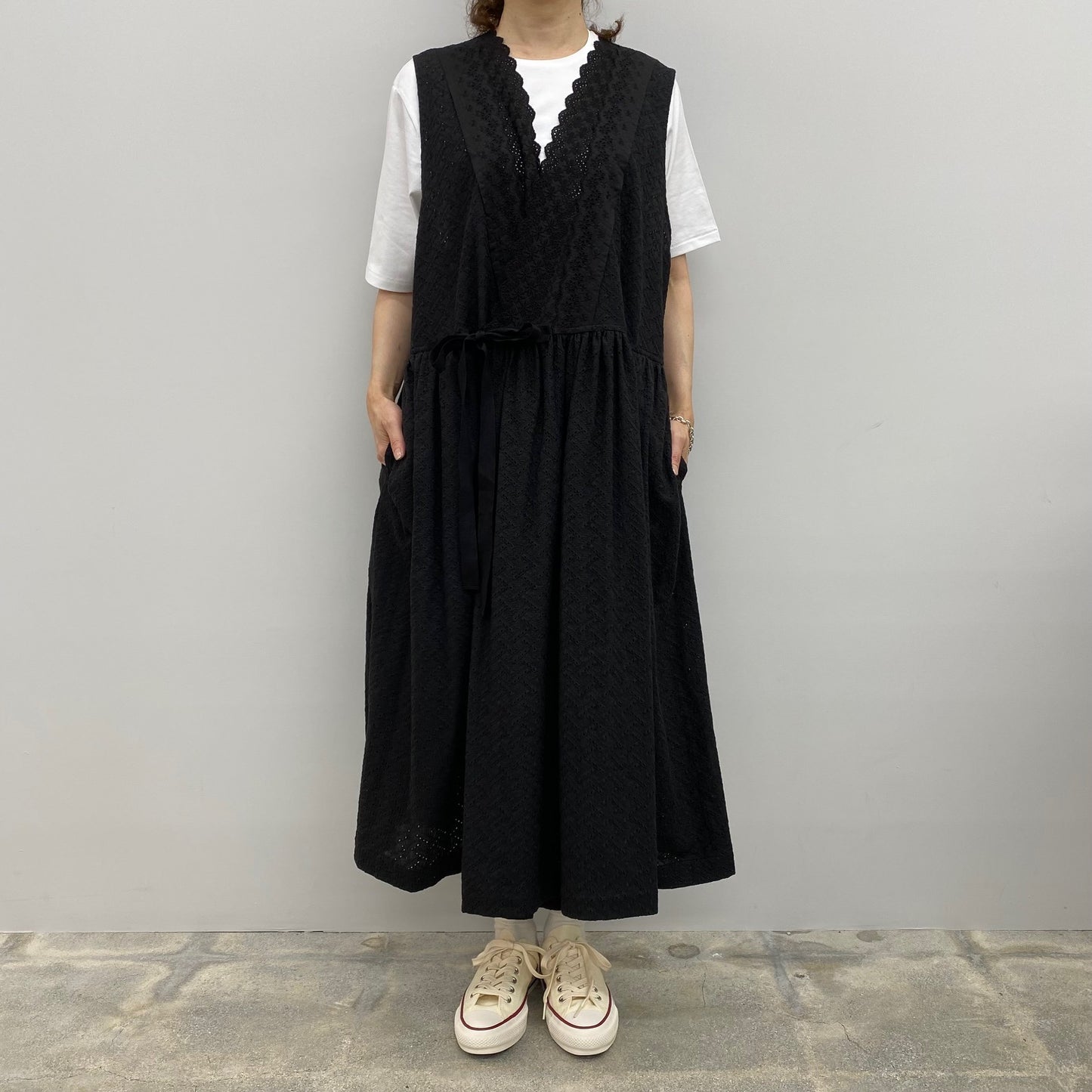 
                  
                    綿ローン刺繍ワンピース
                  
                