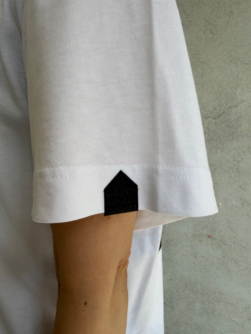 
                  
                    UNISEX FOOTBALL BACK PRINT SHORTSLEEVE TEE
                  
                