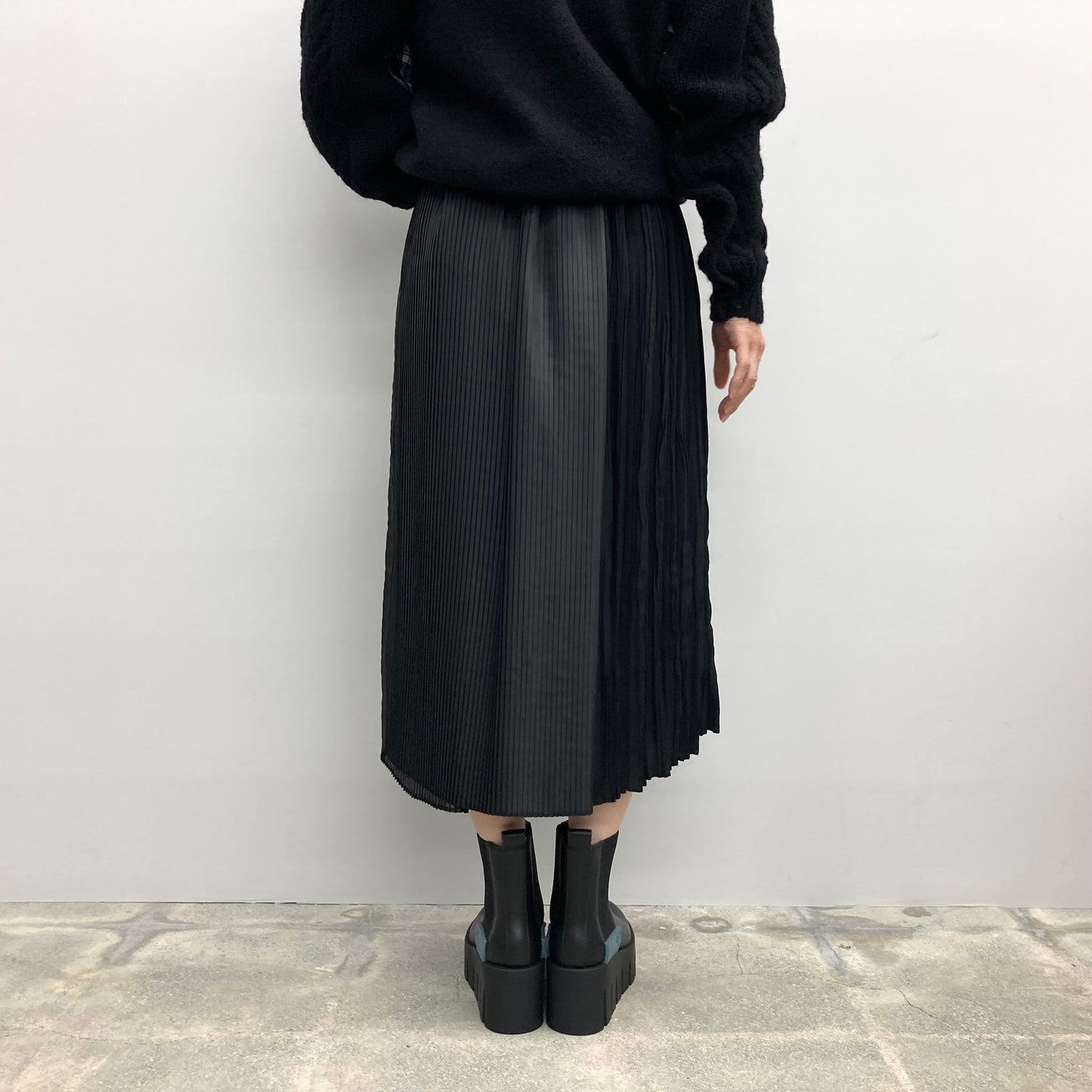 
                  
                    切替プリーツスカート
                  
                