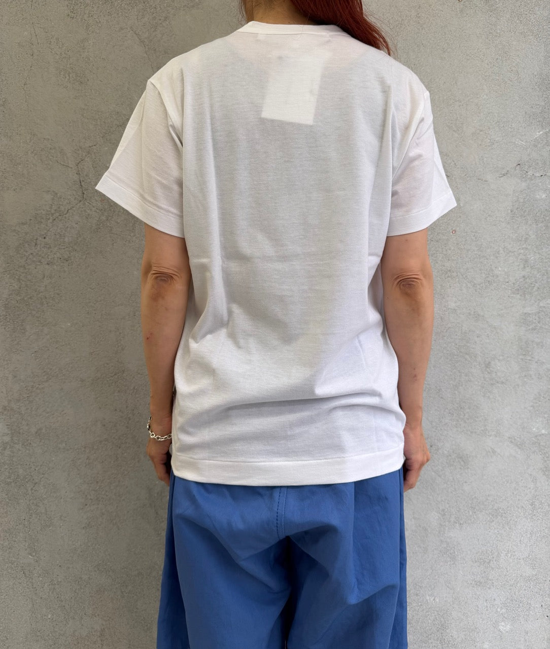 
                  
                    バラプリントTシャツ
                  
                