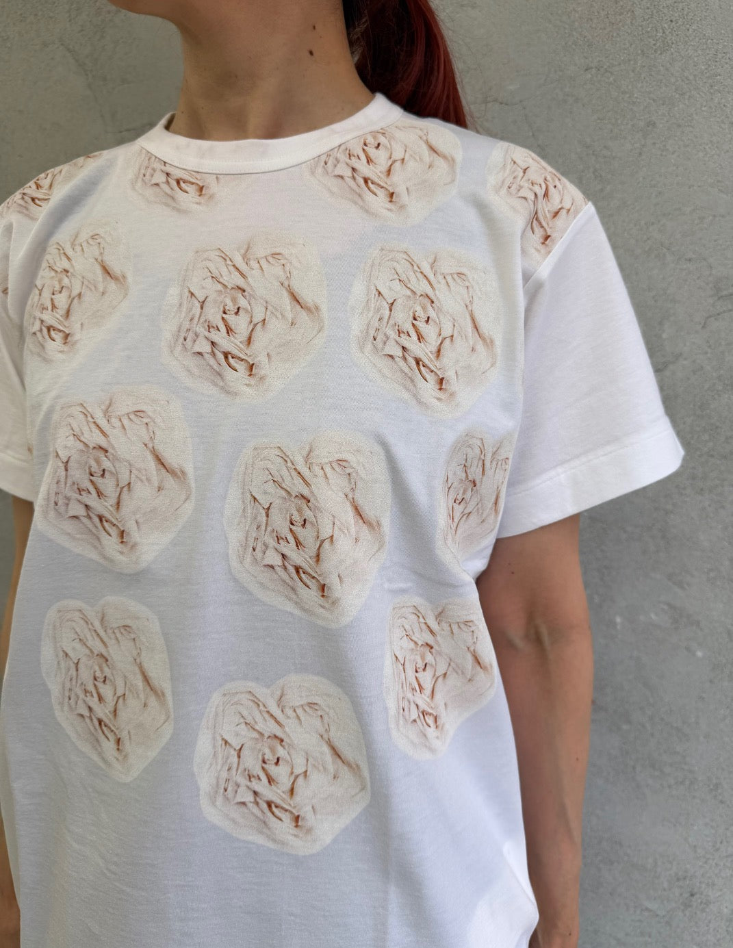 
                  
                    バラプリントTシャツ
                  
                