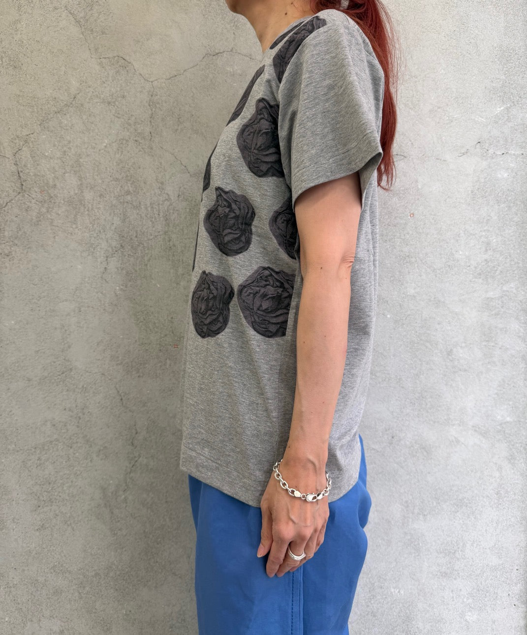 
                  
                    バラプリントTシャツ
                  
                