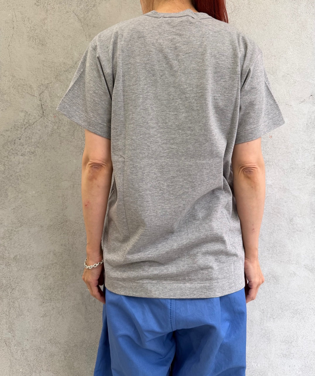 
                  
                    バラプリントTシャツ
                  
                