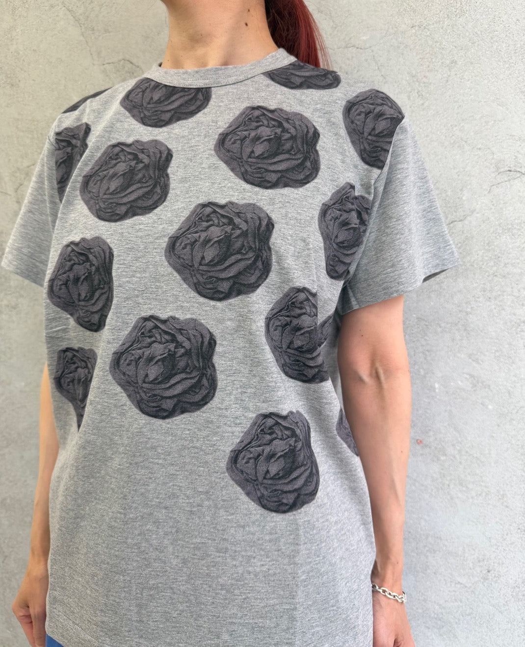 
                  
                    バラプリントTシャツ
                  
                