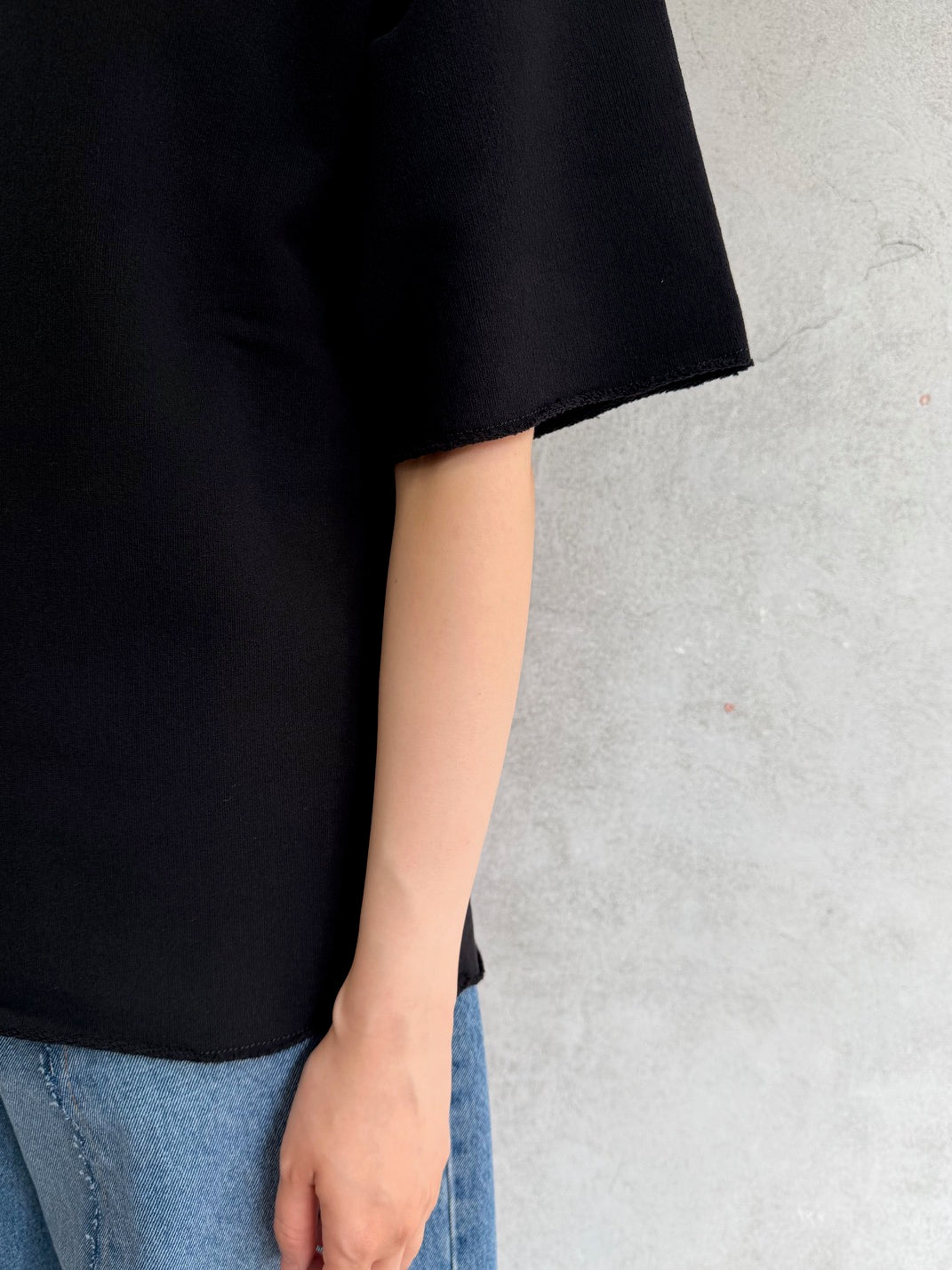 
                  
                    ShortSleeve Sweatshirt
                  
                