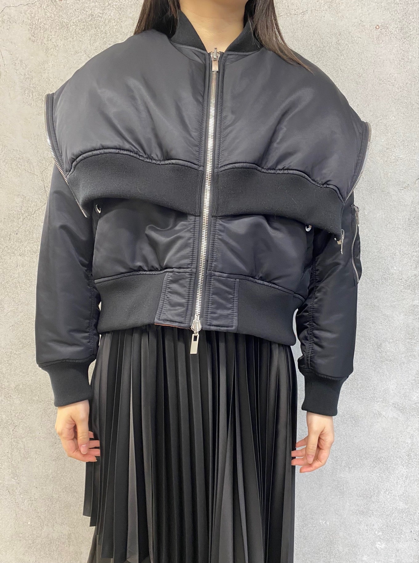 
                  
                    リバーシブルフーディボンバーJK-BLACK-
                  
                