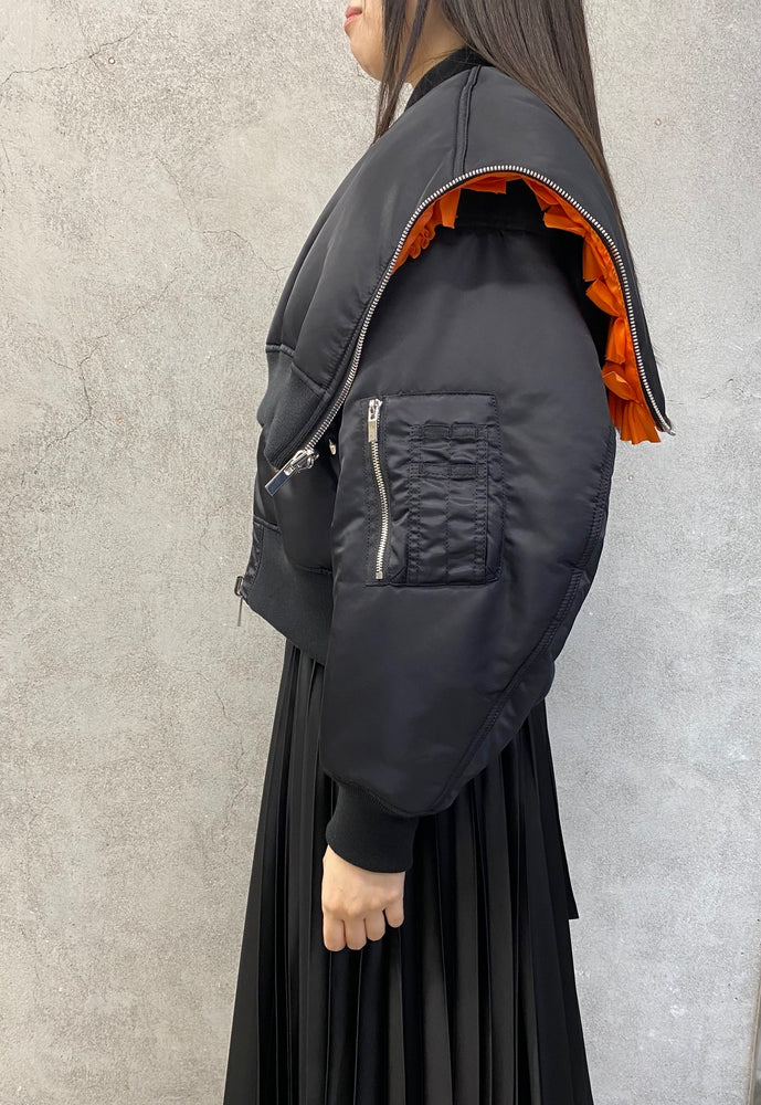 
                  
                    リバーシブルフーディボンバーJK-BLACK-
                  
                