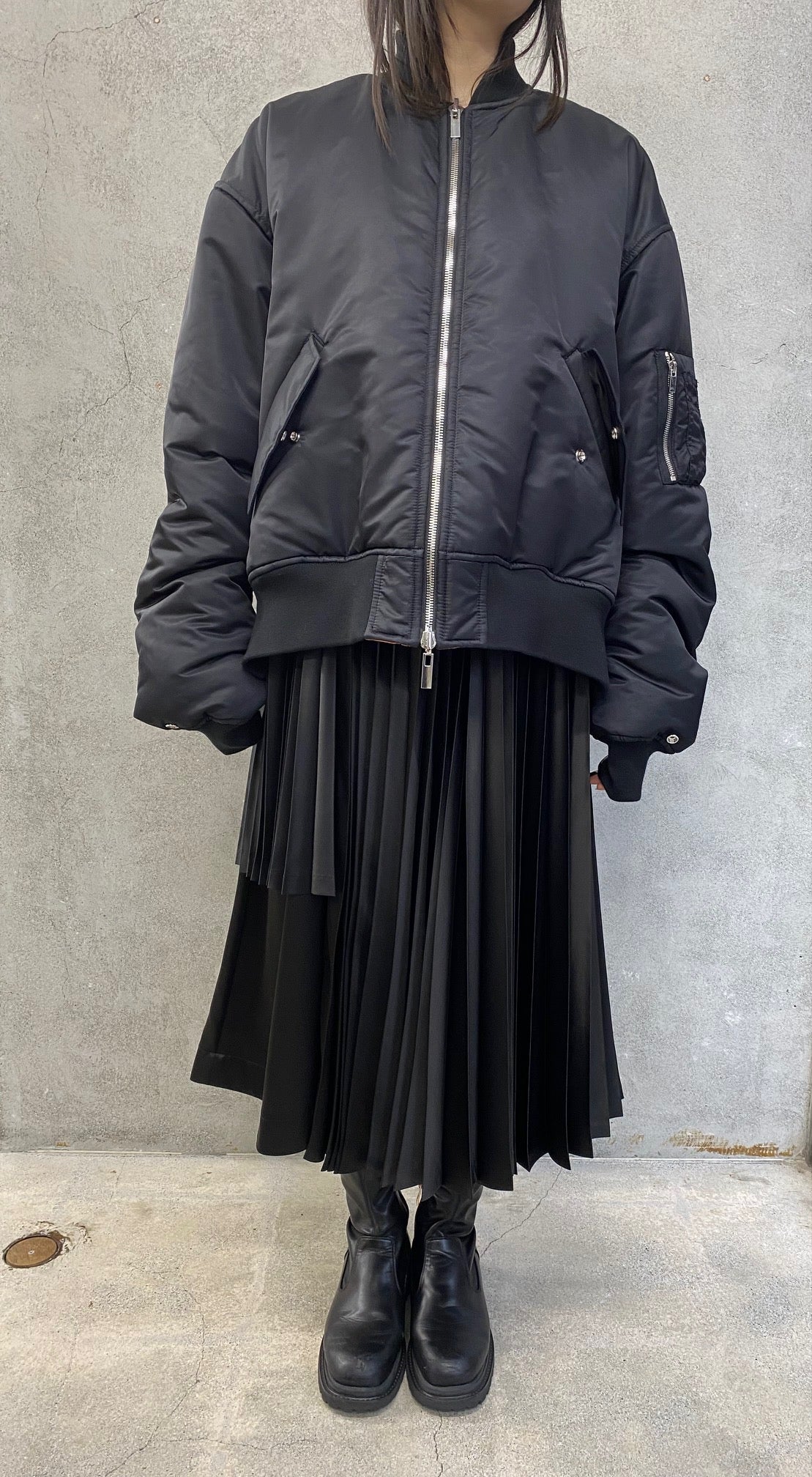 
                  
                    リバーシブルMA1-BLACK-
                  
                