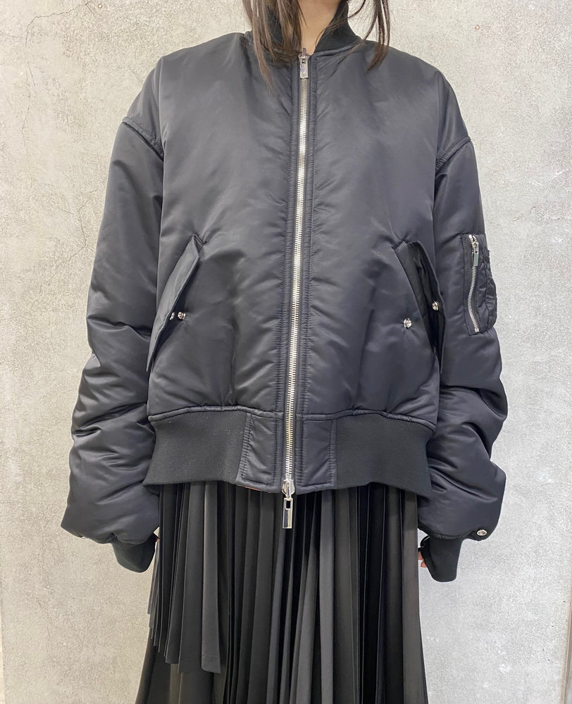 
                  
                    リバーシブルMA1-BLACK-
                  
                