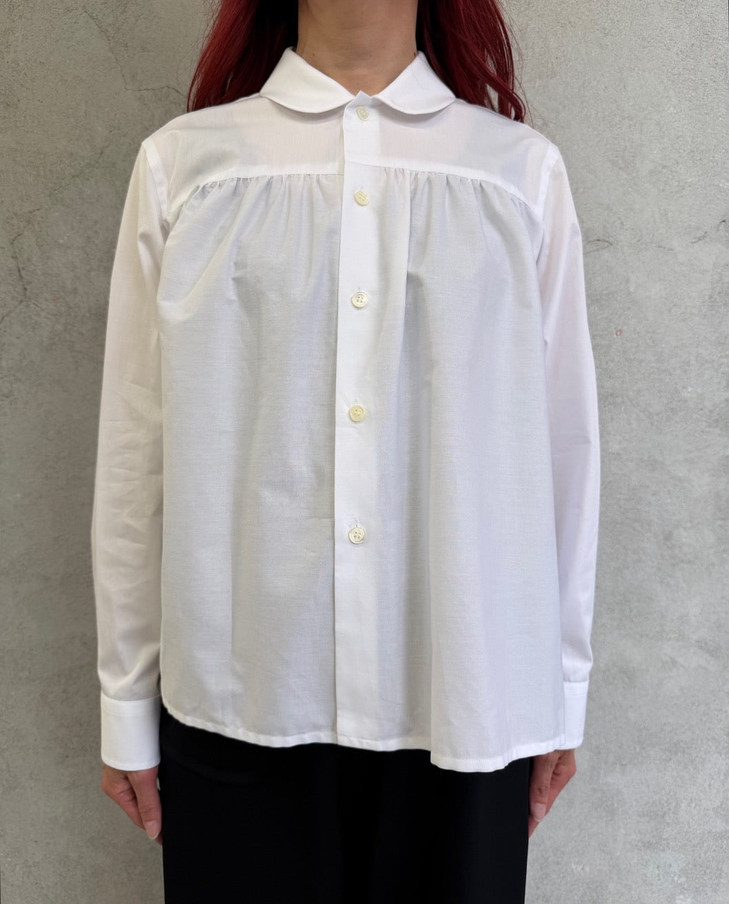 
                  
                    丸襟ギャザーシャツ -WHITE-
                  
                