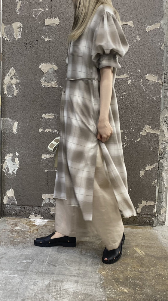 
                  
                    T/W OMBRE CHECK BALLOON SLEEVE DRESS-BEIGE-
                  
                