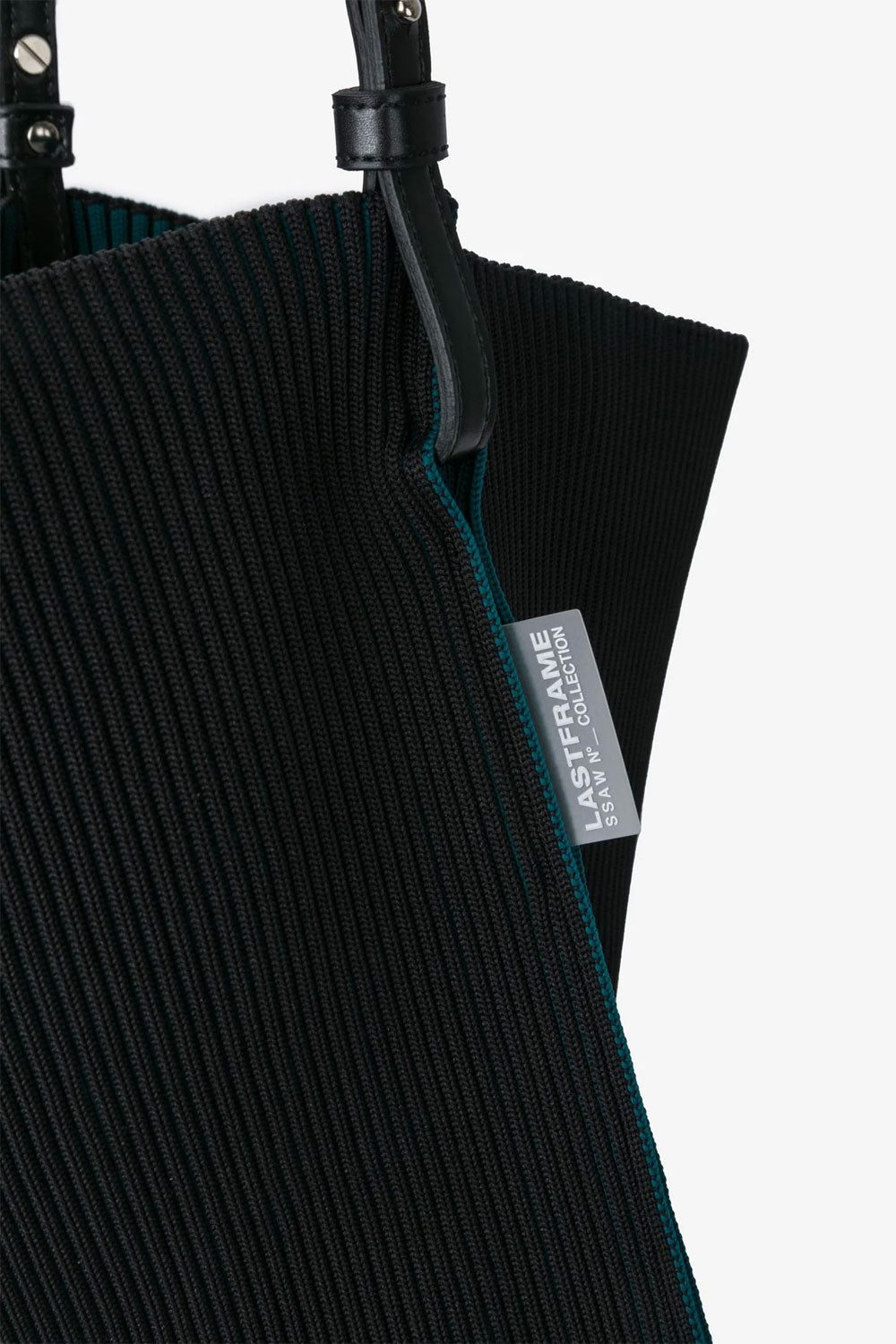 
                  
                    FLAT MEDIUM / KASANE
                  
                