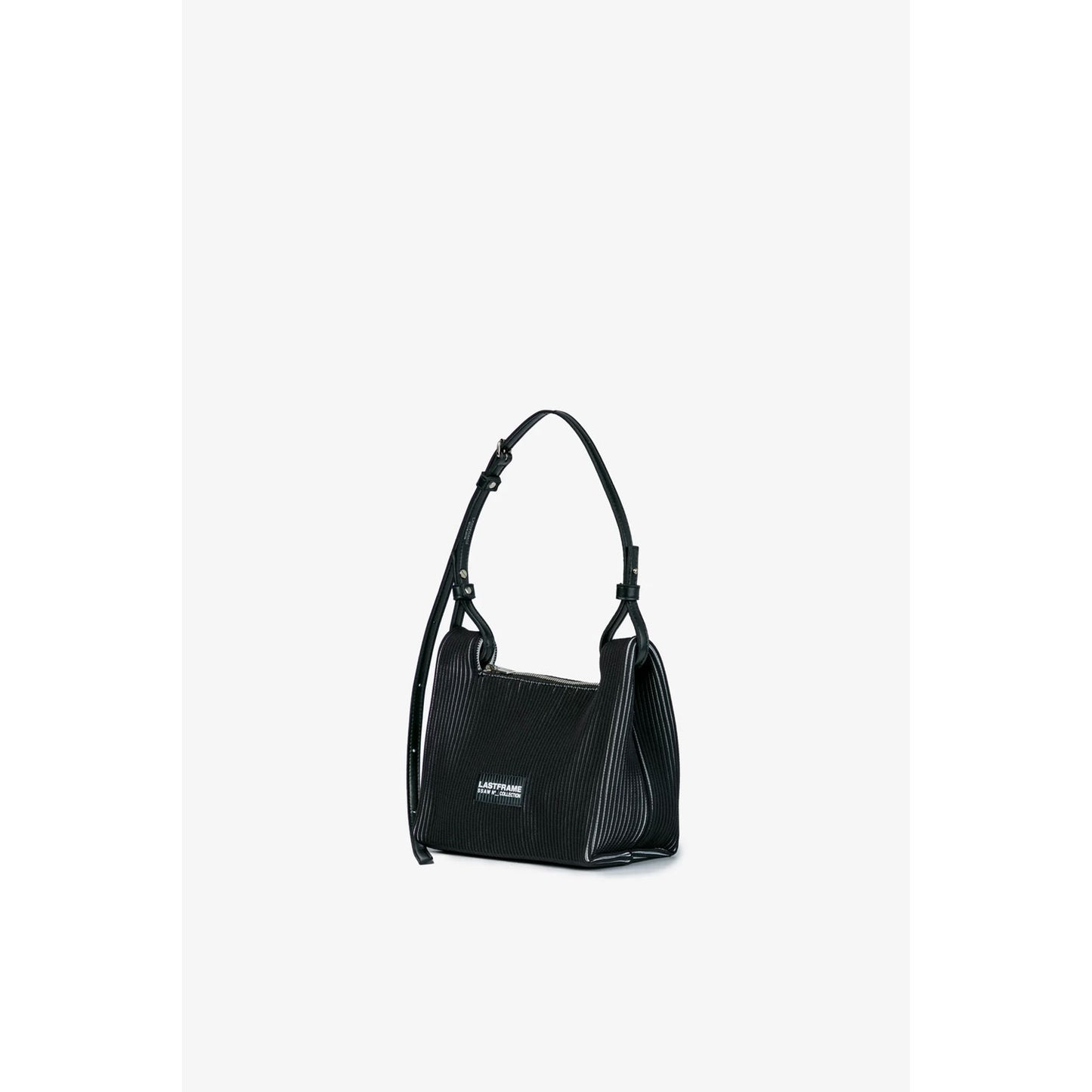 
                  
                    WRAP BAG SMALL-BLACK×IVORY-
                  
                