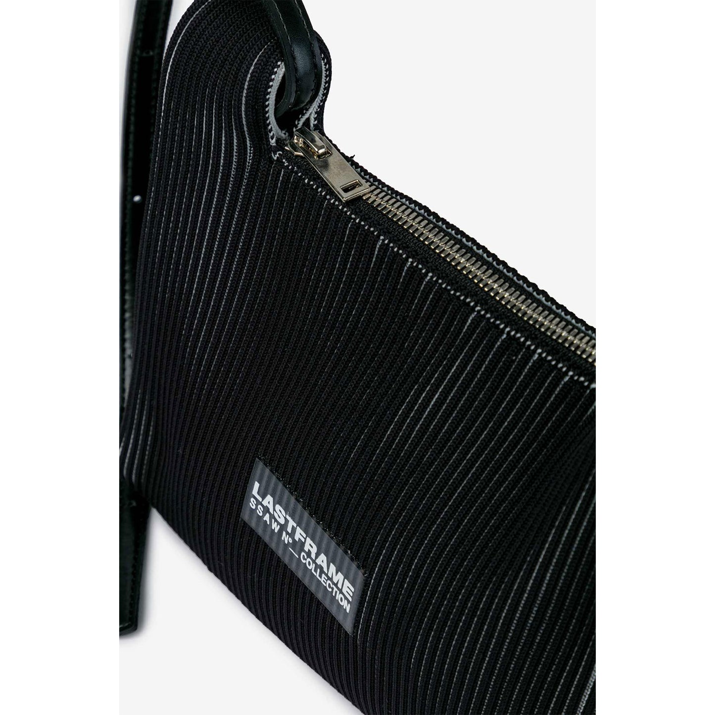 
                  
                    WRAP BAG SMALL-BLACK×IVORY-
                  
                