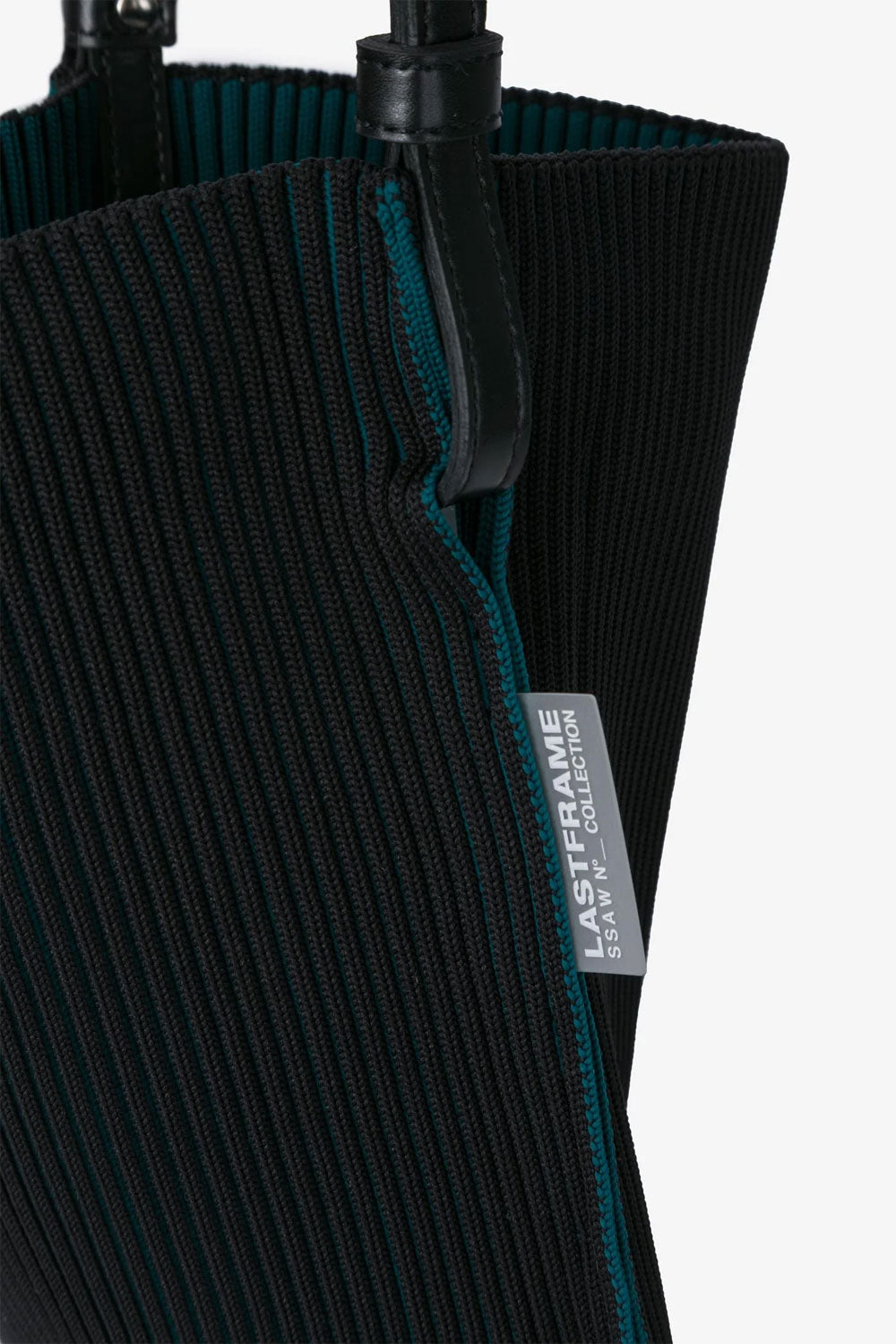 
                  
                    FLAT SMALL / KASANE
                  
                
