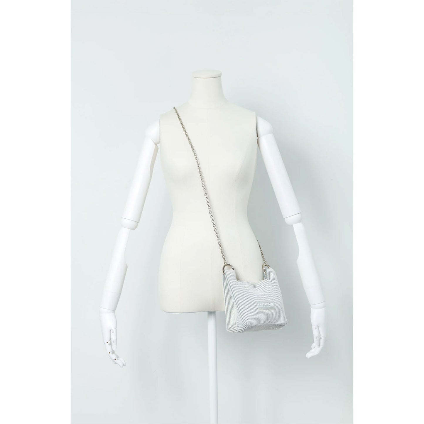 
                  
                    KYOTO METALLIC WRAP BAG MINI(CHAIN)-HOLOGRAM×GRAY-
                  
                