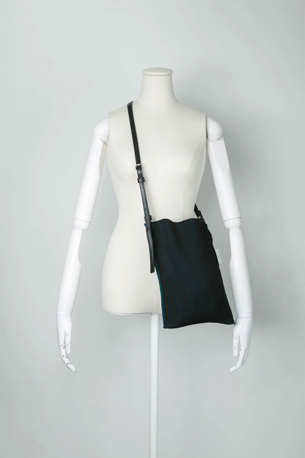 
                  
                    FLAT SMALL / KASANE
                  
                