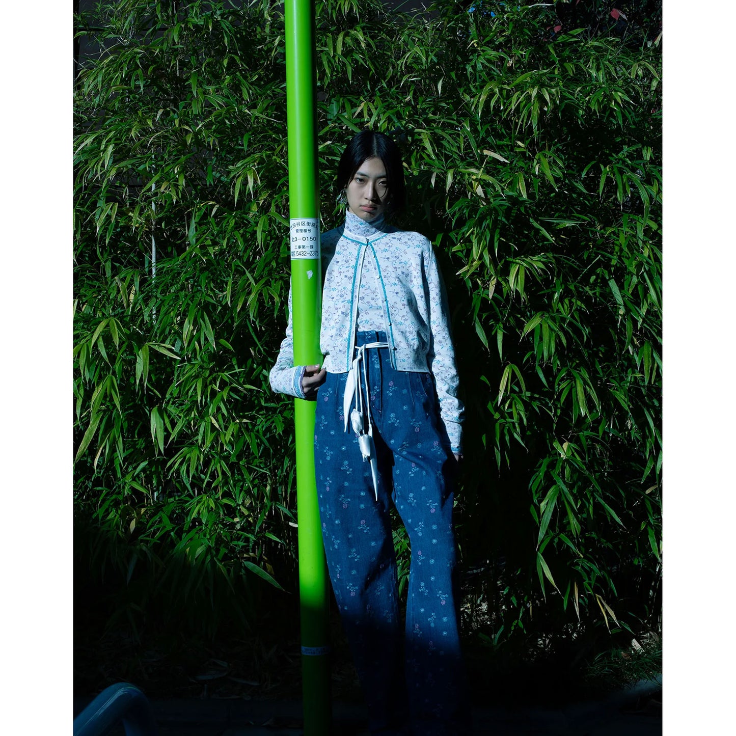 
                  
                    Floral Motif Glitter Knit Cardigan - black
                  
                