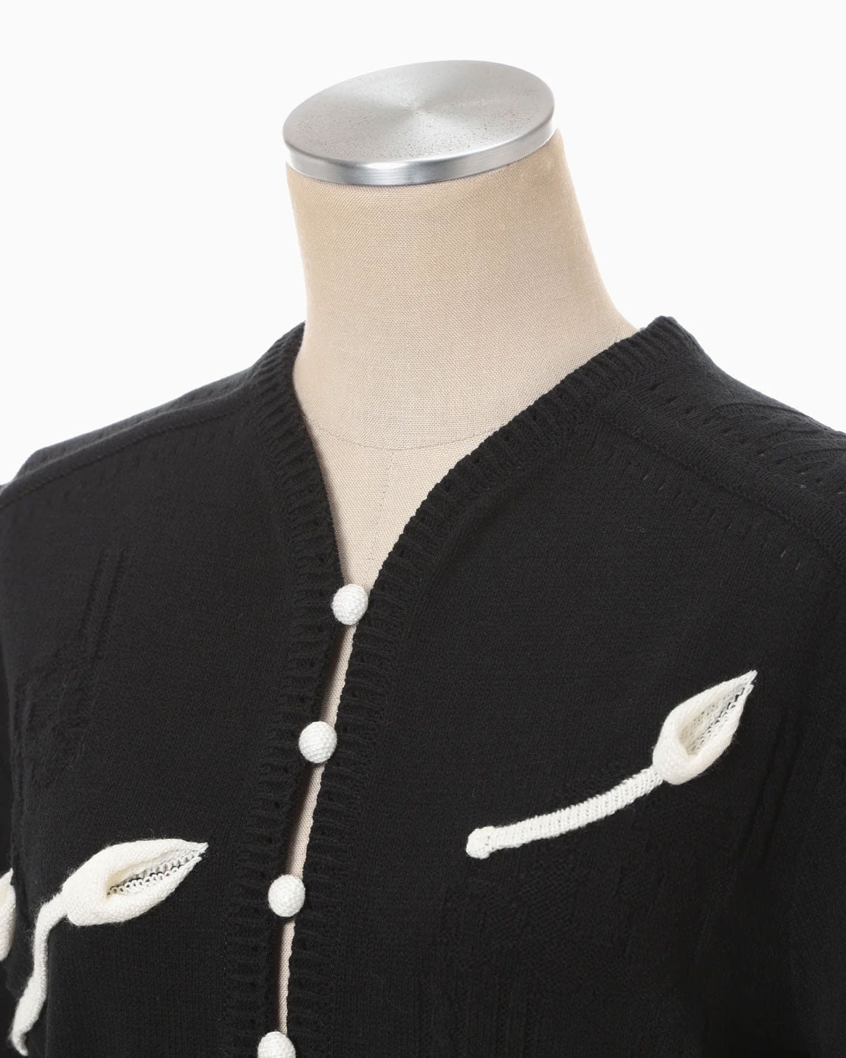 
                  
                    3D Floral Motif Knit Cardigan - black
                  
                
