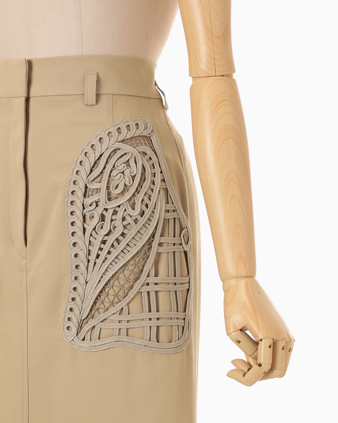 
                  
                    Cording Embroidery Detailed I-line Skirt - beige
                  
                