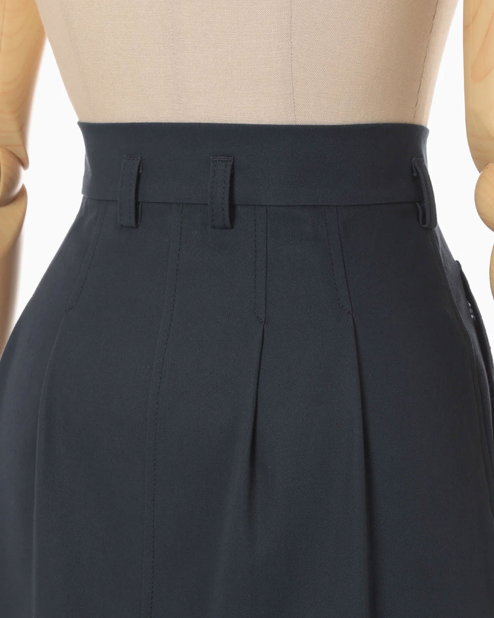 Cording Embroidery Detailed I-line Skirt - navy- – OBLIGE