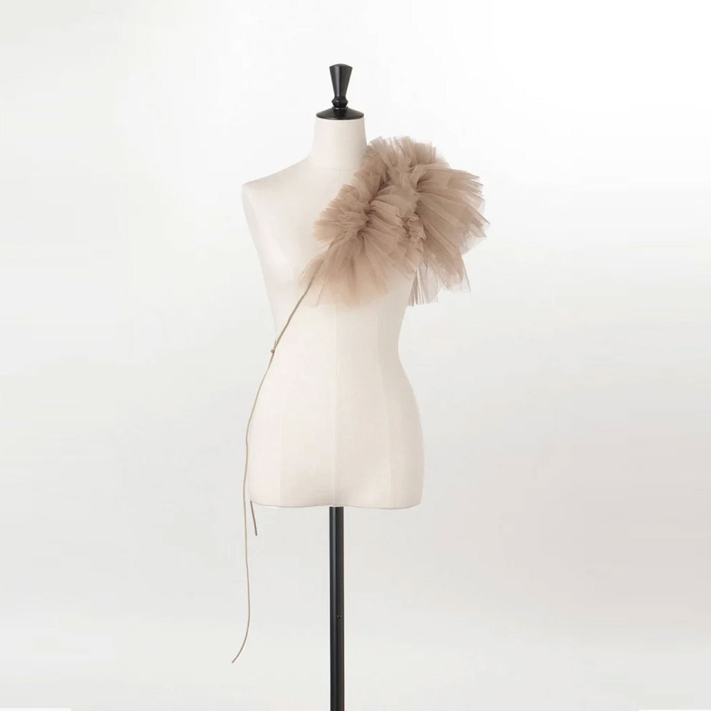 
                  
                    Tulle decorative collar
                  
                