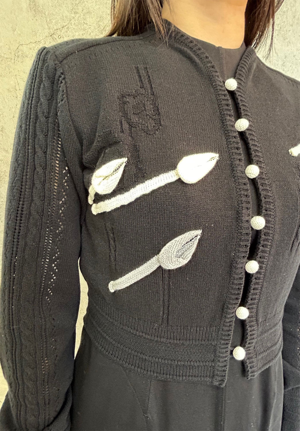 
                  
                    3D Floral Motif Knit Cardigan - black
                  
                
