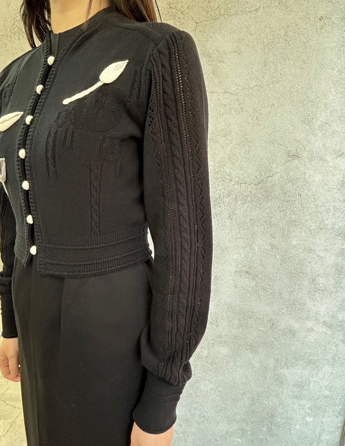 
                  
                    3D Floral Motif Knit Cardigan - black
                  
                