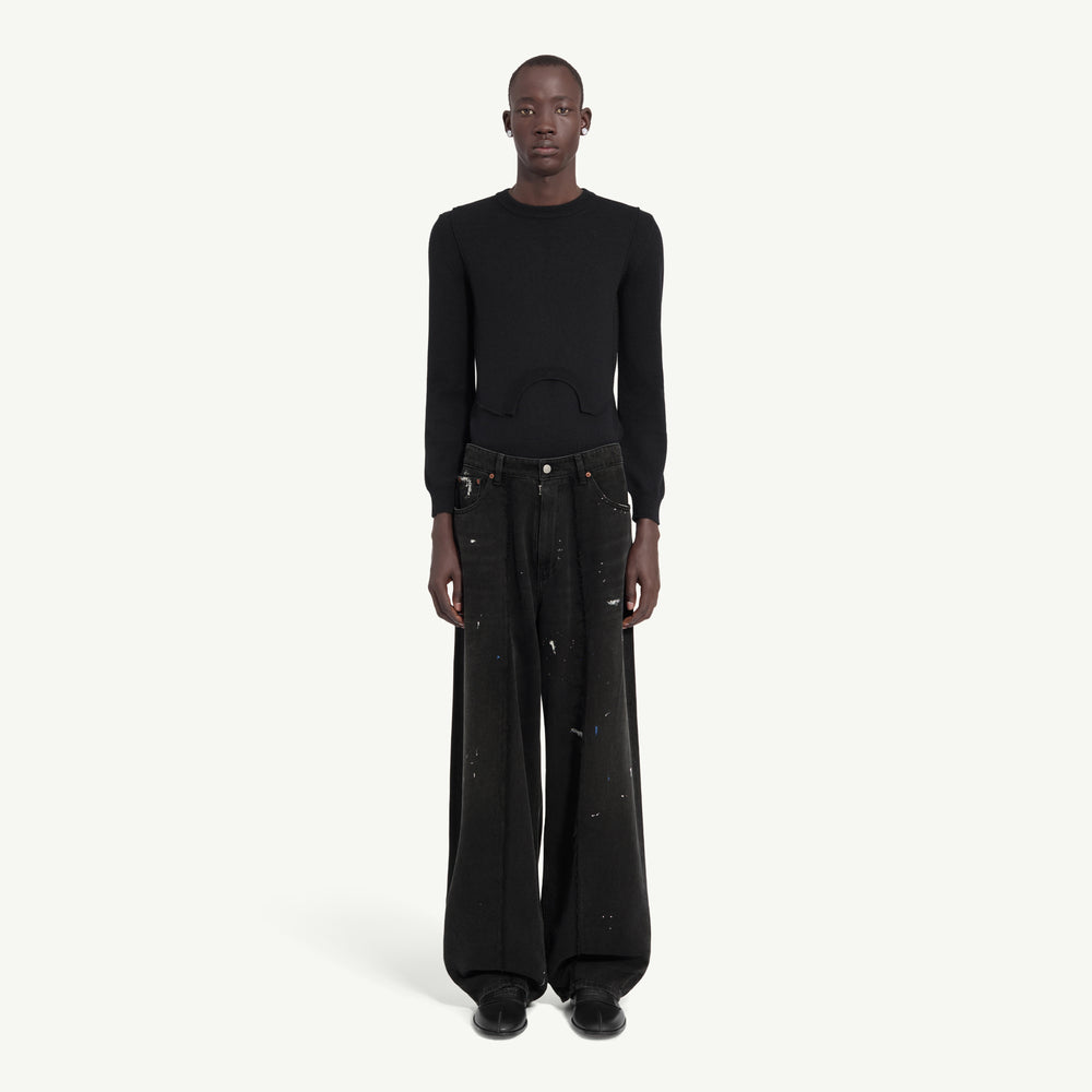 
                  
                    WIDE-LEG JEANS
                  
                