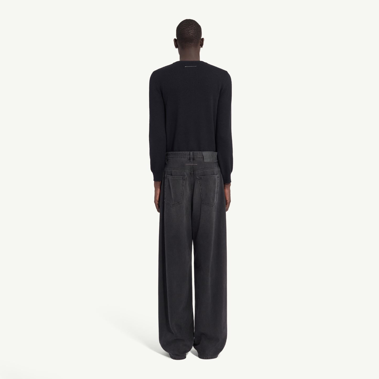 
                  
                    WIDE-LEG JEANS
                  
                
