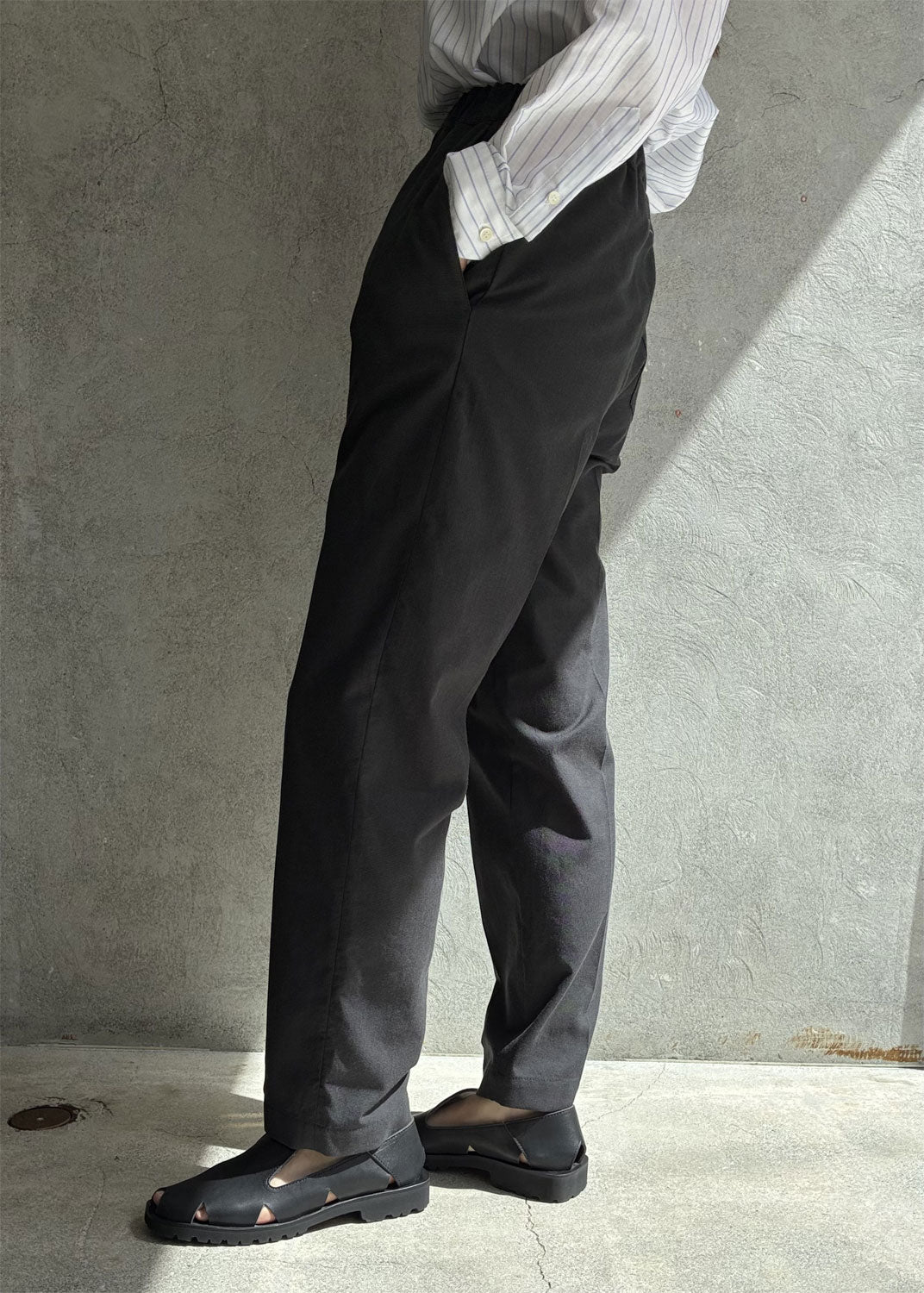 
                  
                    Easy tapered pants
                  
                