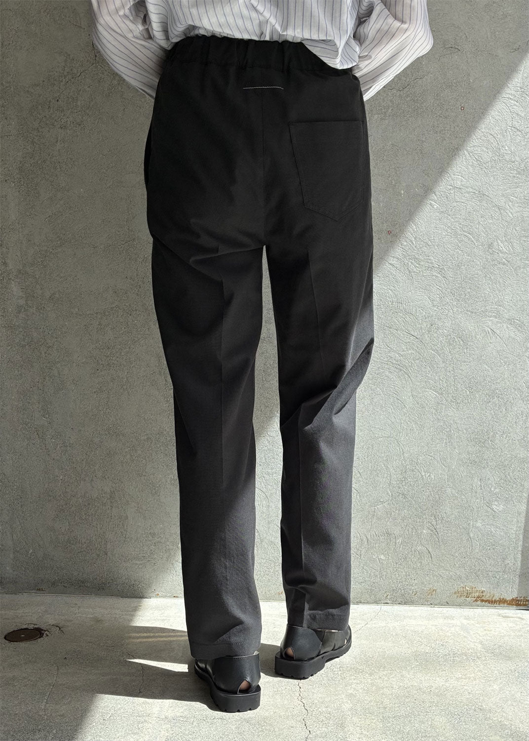 
                  
                    Easy tapered pants
                  
                
