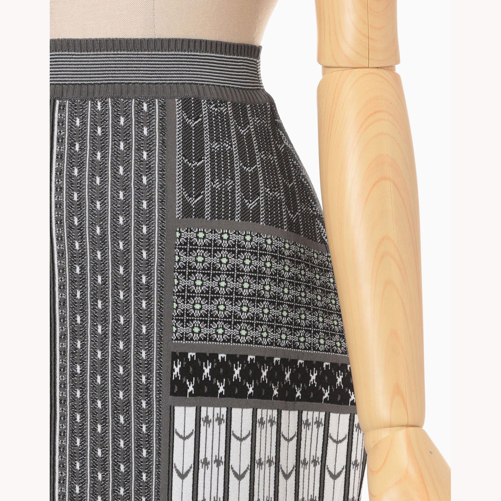 Mame Kurogouchi♡ GEOMETRIC PATTERN KNITTED SKIRT Geometric Pattern Knitted Skirt-gray- – OBLIGE