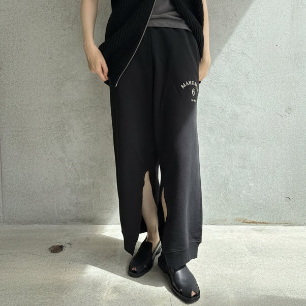 
                  
                    Sweat pants
                  
                