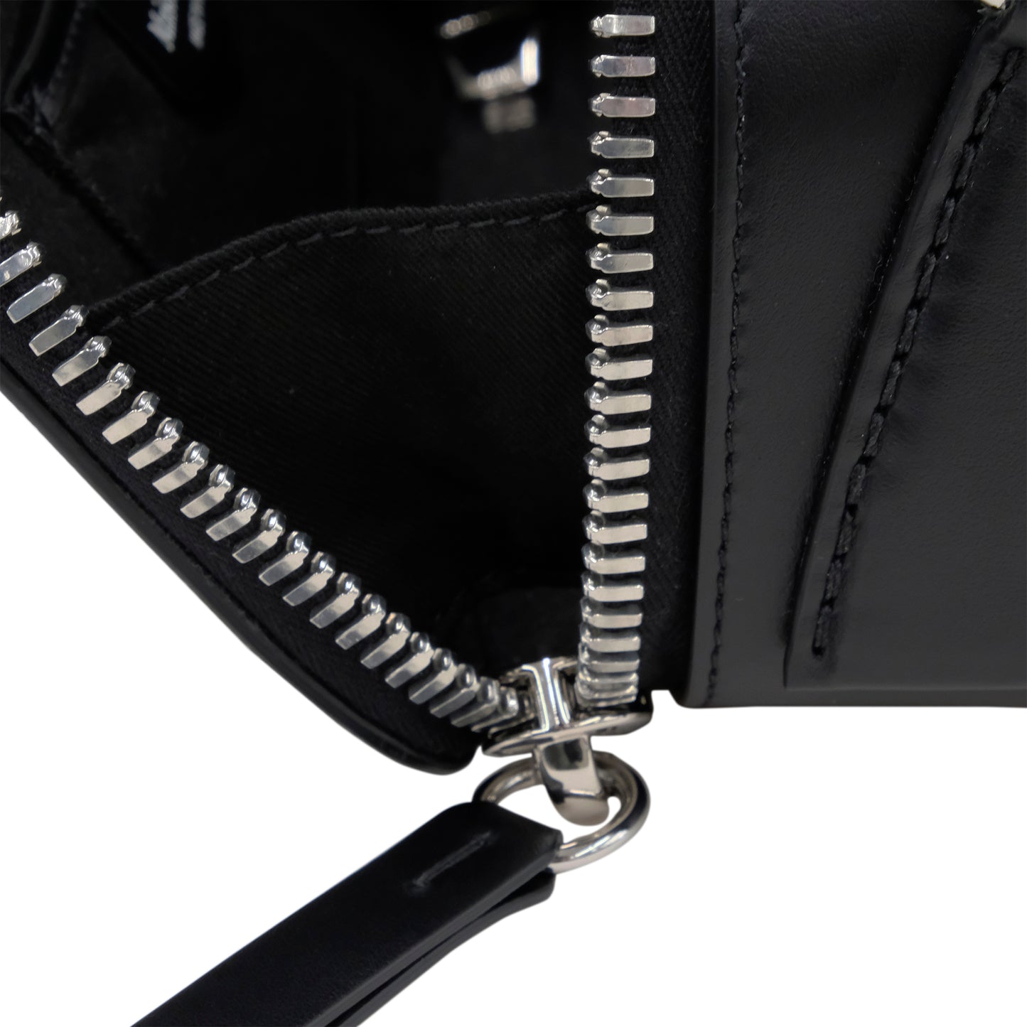 
                  
                    DOLL CAMERA BAG SMALL
                  
                