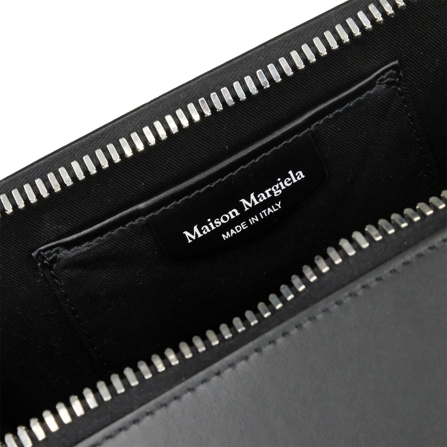 
                  
                    DOLL CAMERA BAG SMALL
                  
                