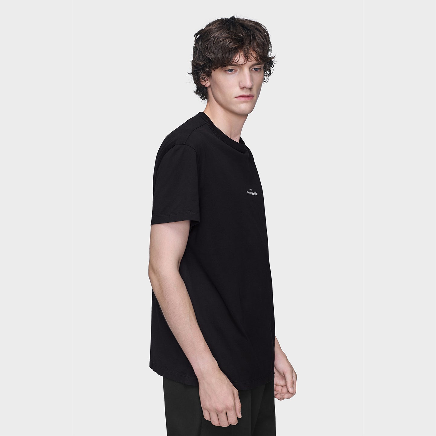 
                  
                    DISTORTED LOGO T-SHIRT
                  
                