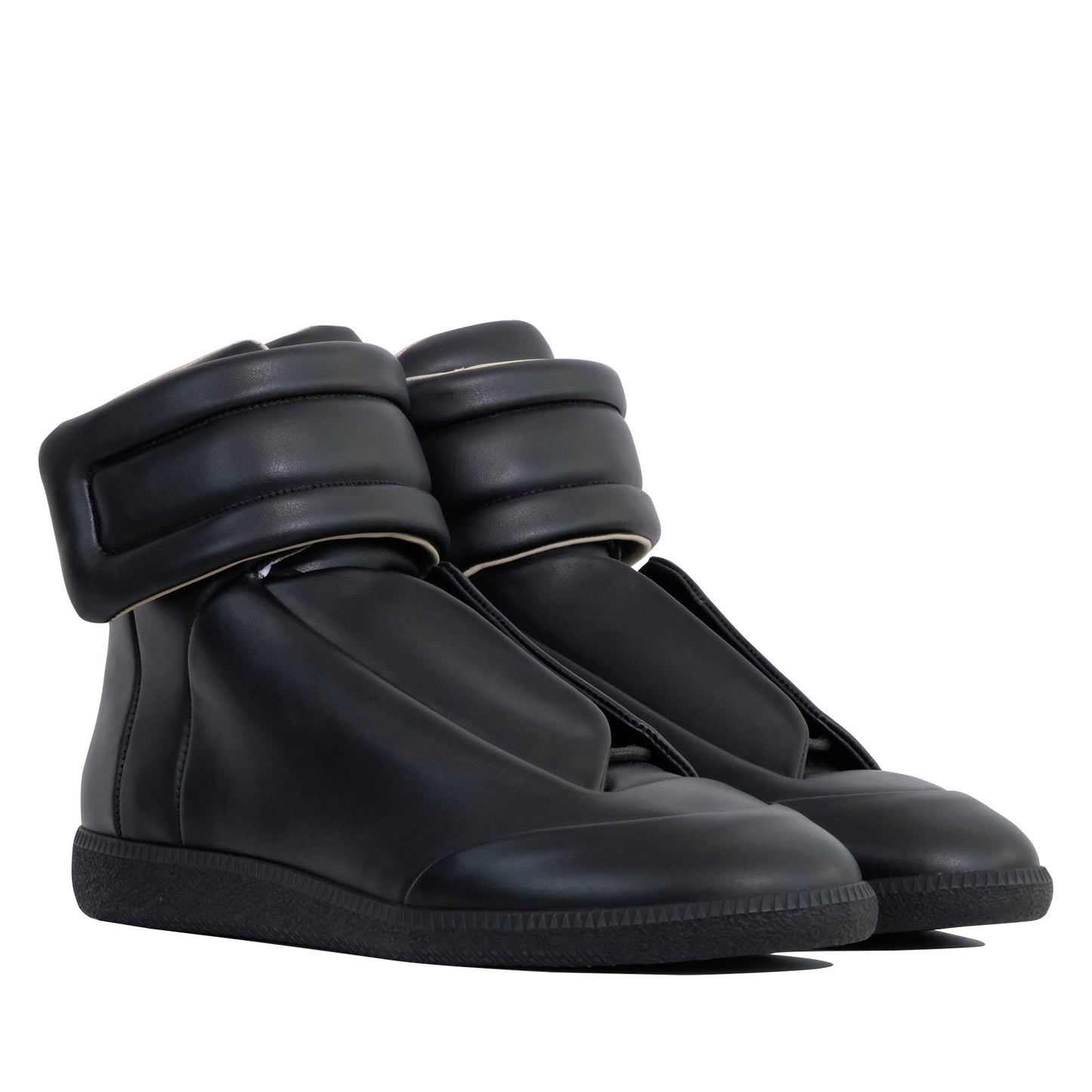 
                  
                    FUTURE SNEAKER
                  
                