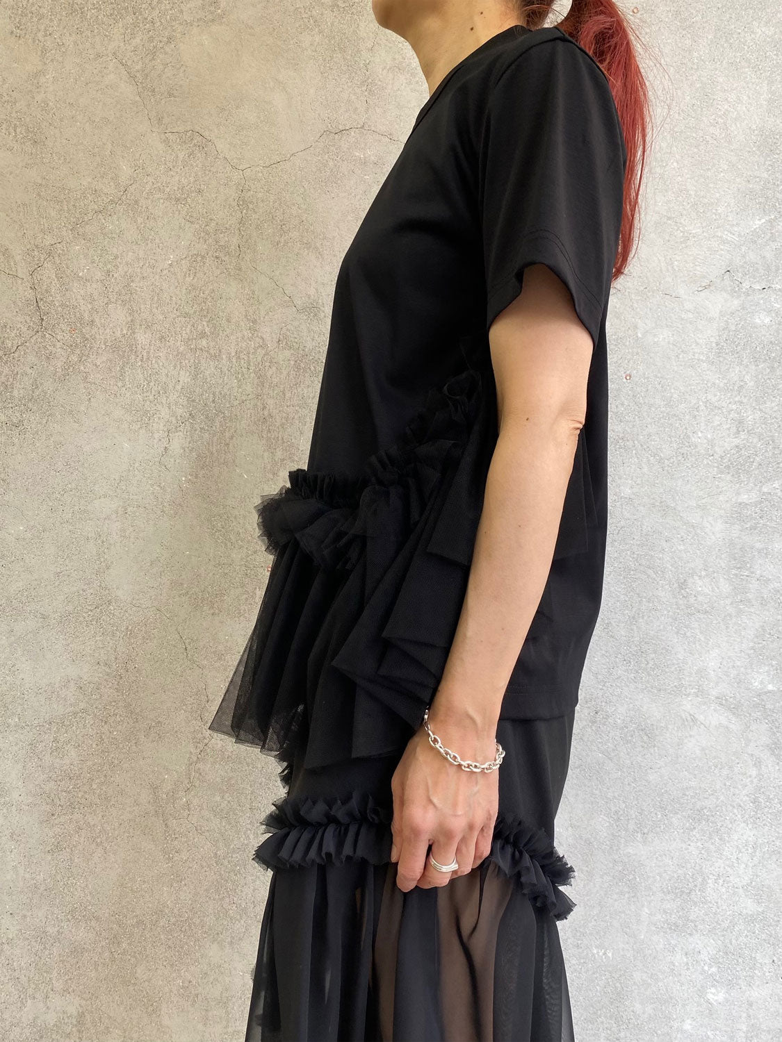 
                  
                    裾チュールカットソー-BLACK-
                  
                