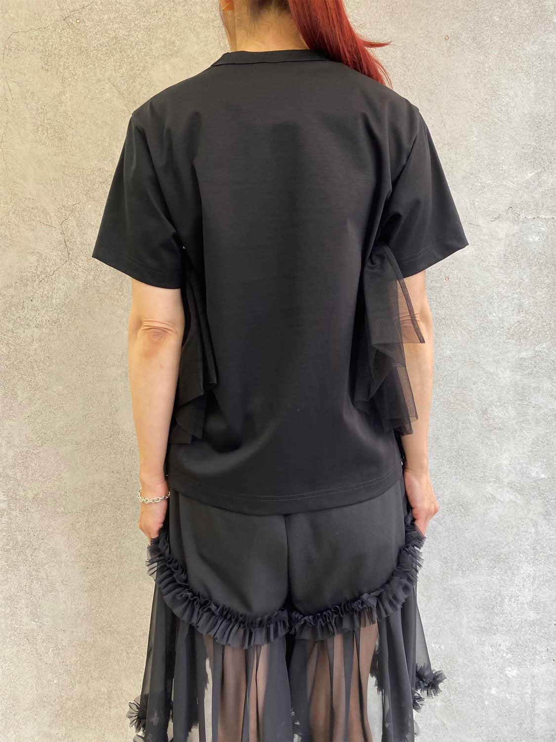 
                  
                    裾チュールカットソー-BLACK-
                  
                