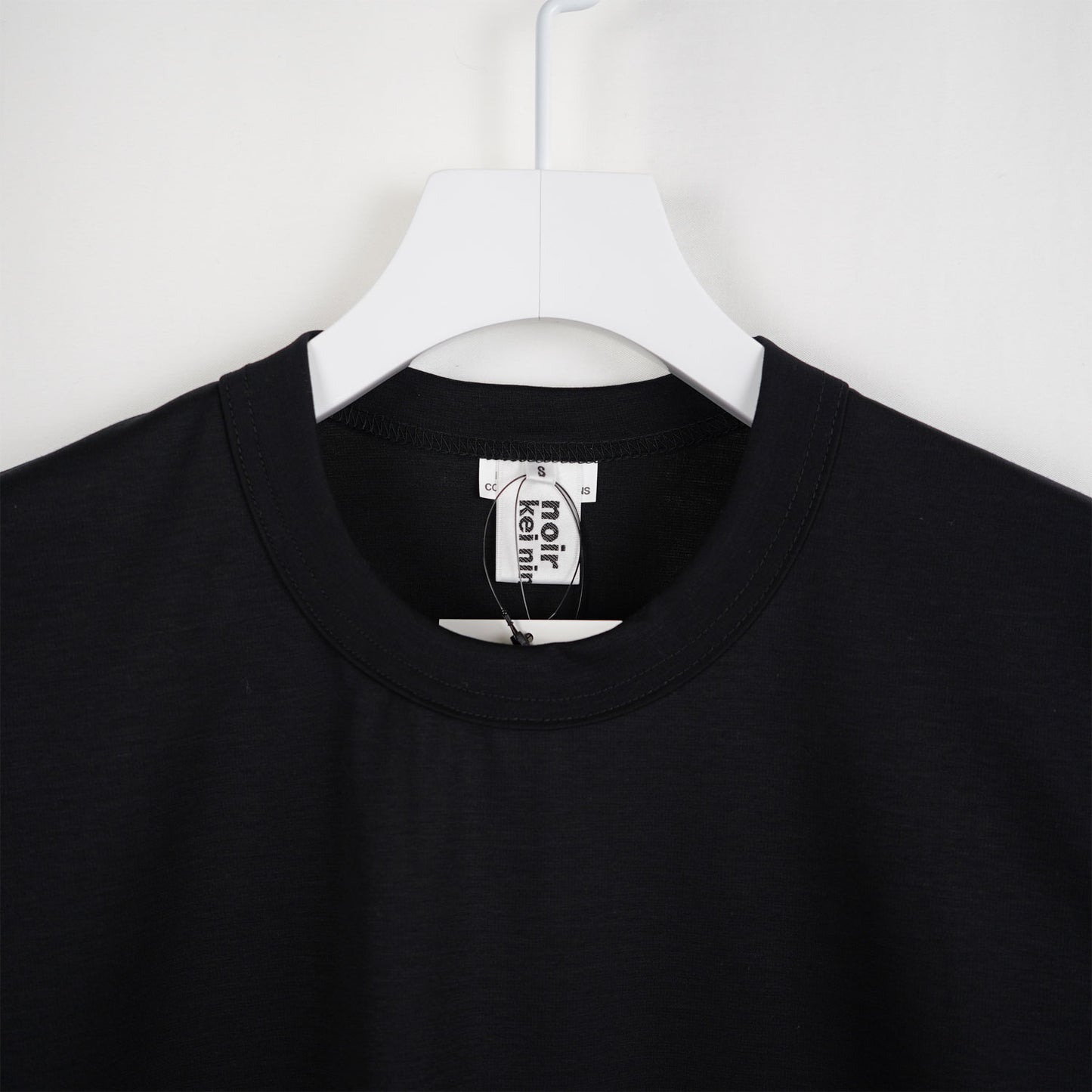 
                  
                    裾チュールカットソー-BLACK-
                  
                