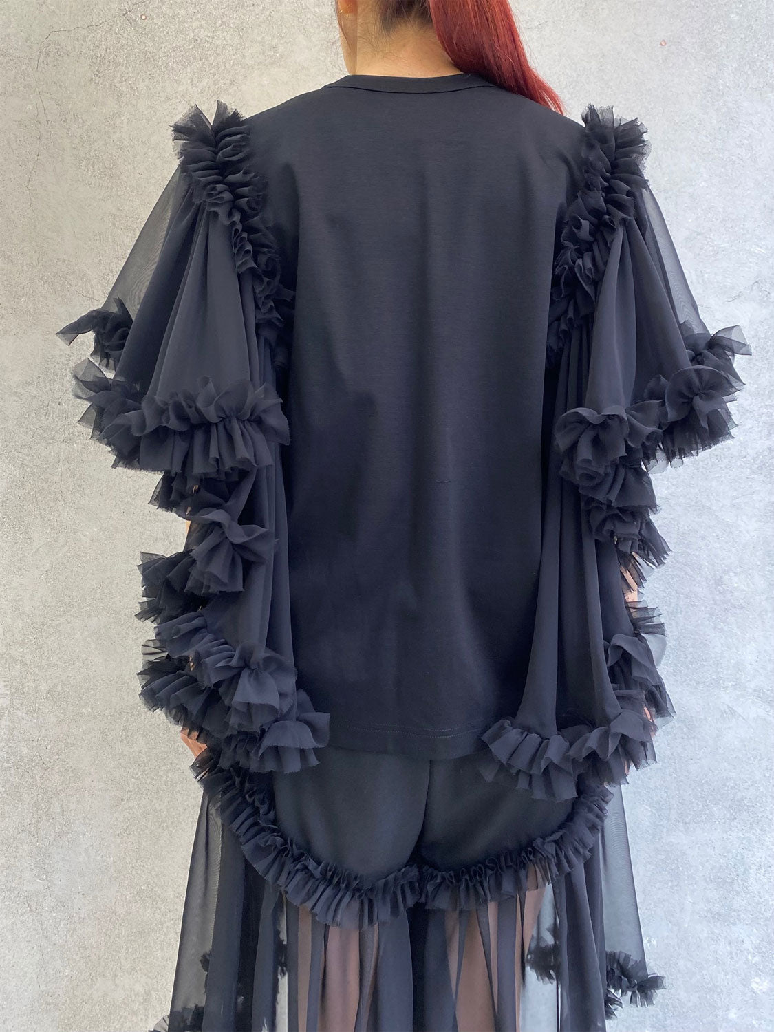 
                  
                    サイドシアーデザインカットソー-BLACK-
                  
                