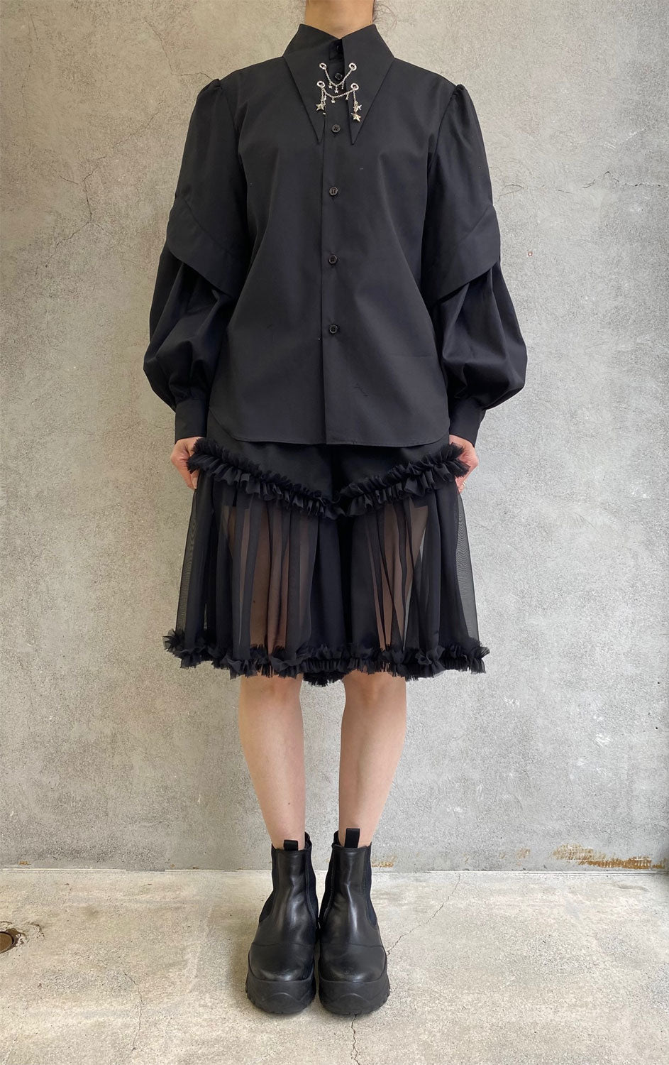 
                  
                    スターチャーム付シャツ-WHITE-
                  
                