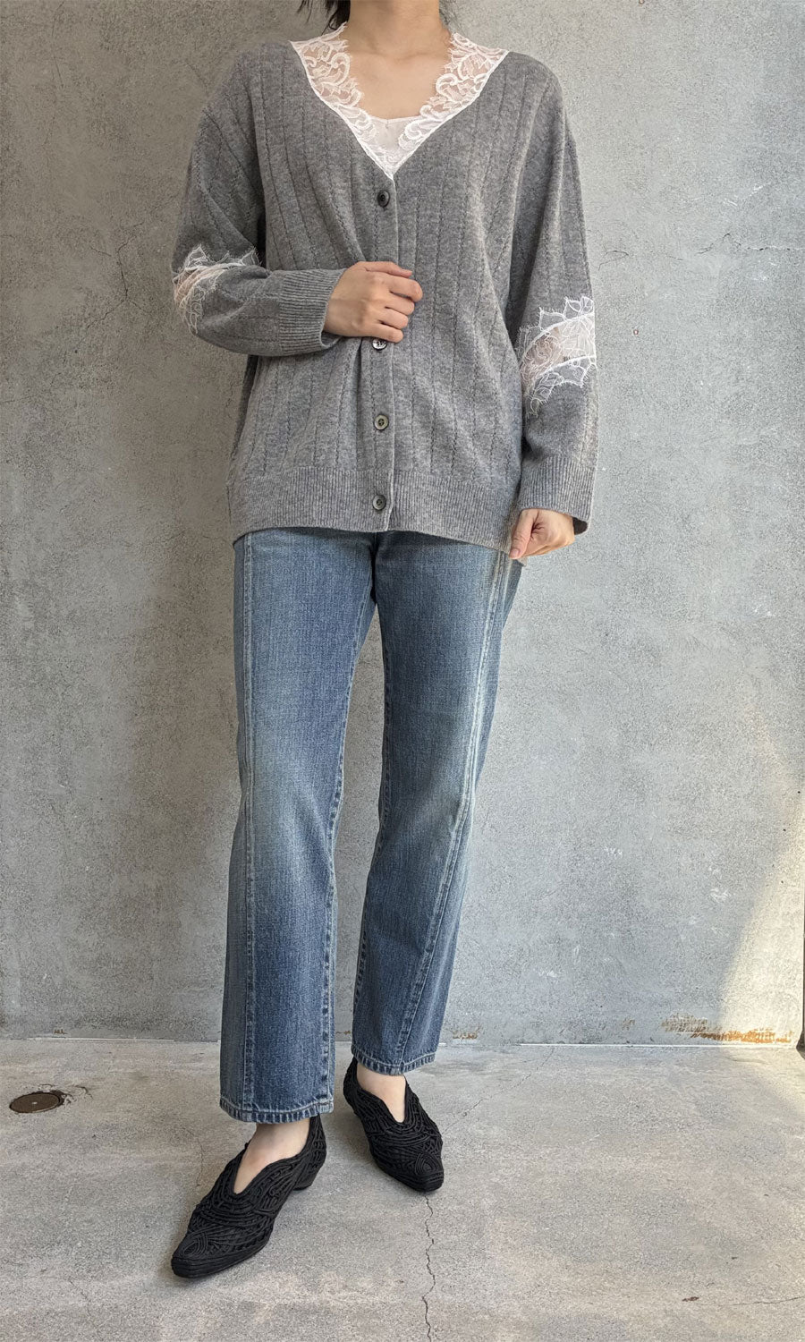 
                  
                    OVERSIZED HAIRY LACE PANELED KNIT CARDIGAN
                  
                