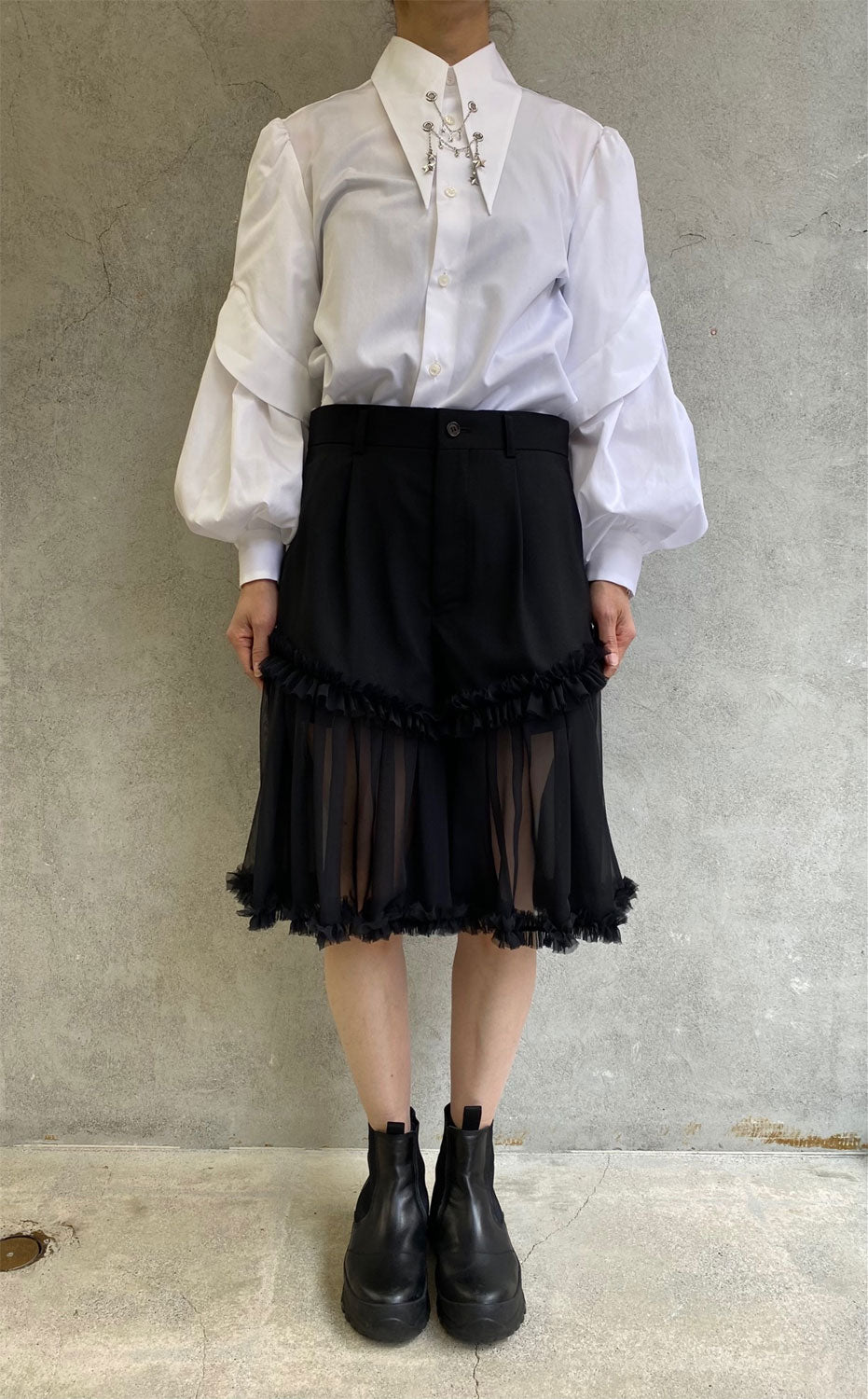 
                  
                    ウール×ジョーゼットショートパンツ-BLACK-
                  
                