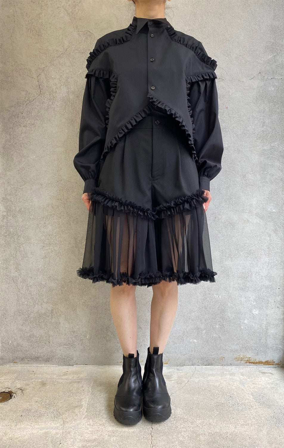 
                  
                    スターモチーフシャツ-BLACK-
                  
                