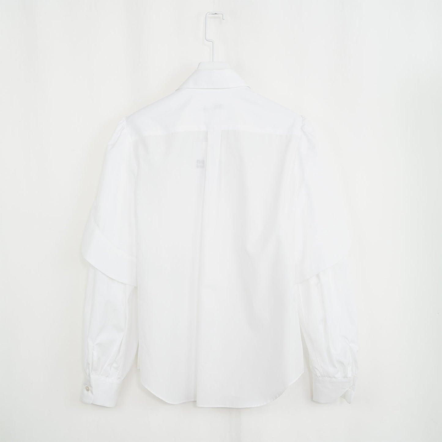 
                  
                    スターチャーム付シャツ-WHITE-
                  
                