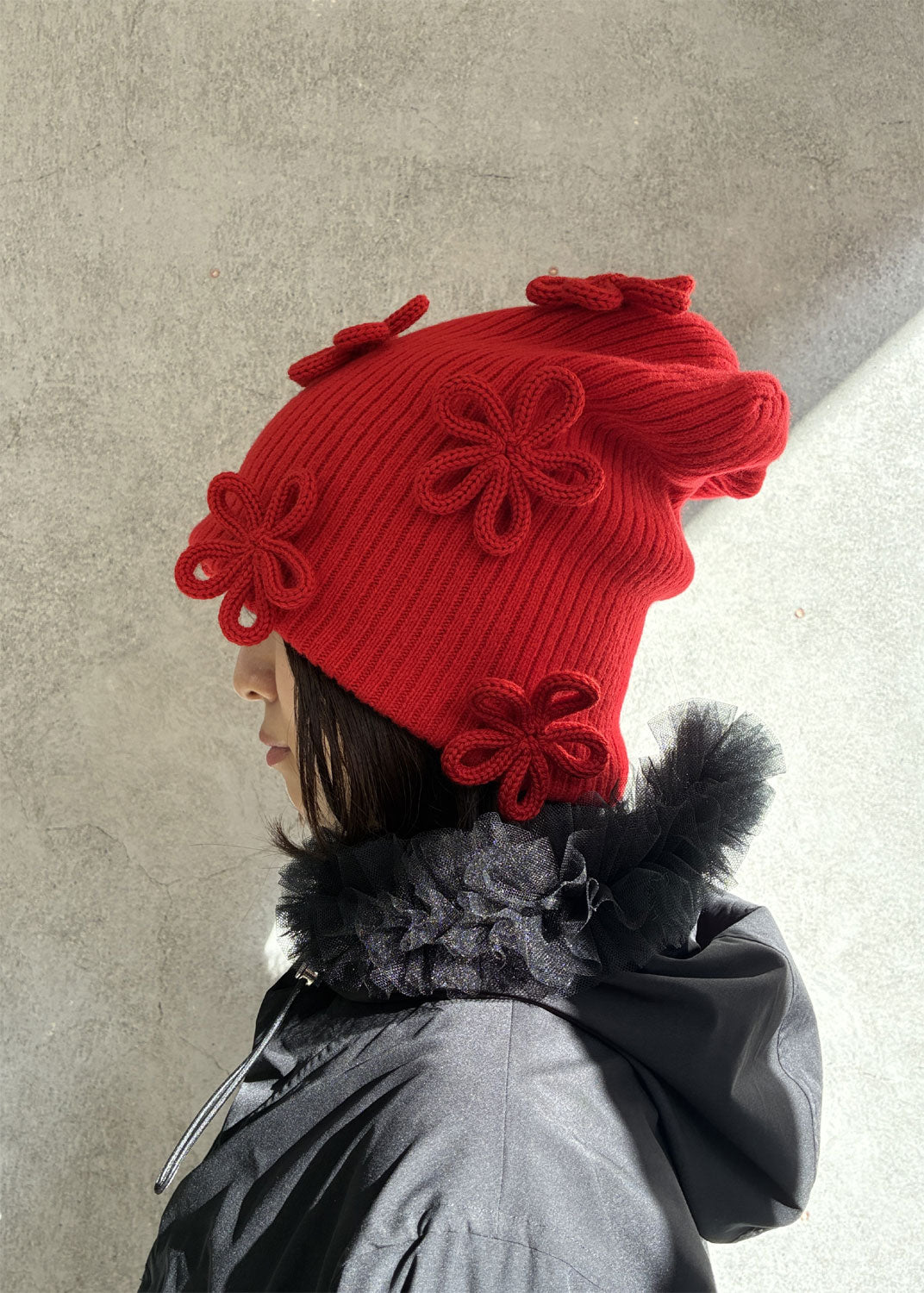 
                  
                    Flower-motif Knit hat
                  
                