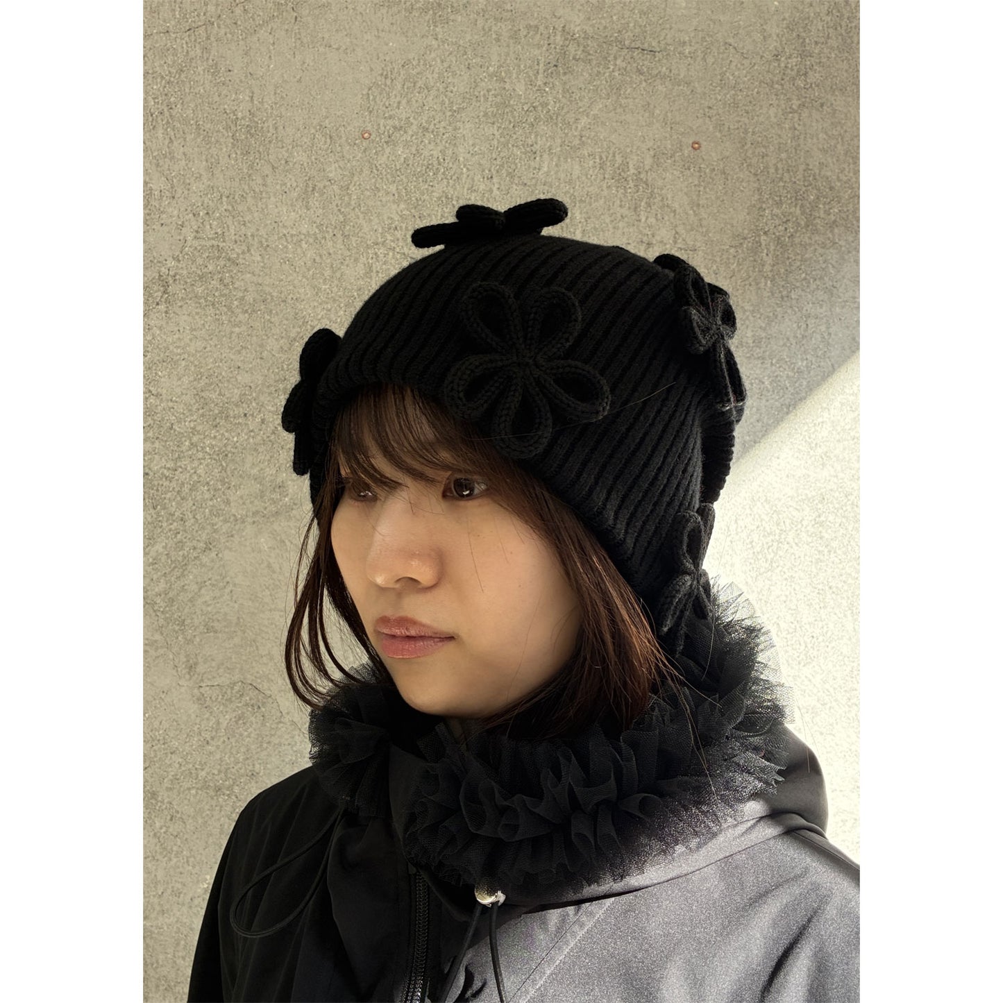 
                  
                    Flower-motif Knit hat
                  
                
