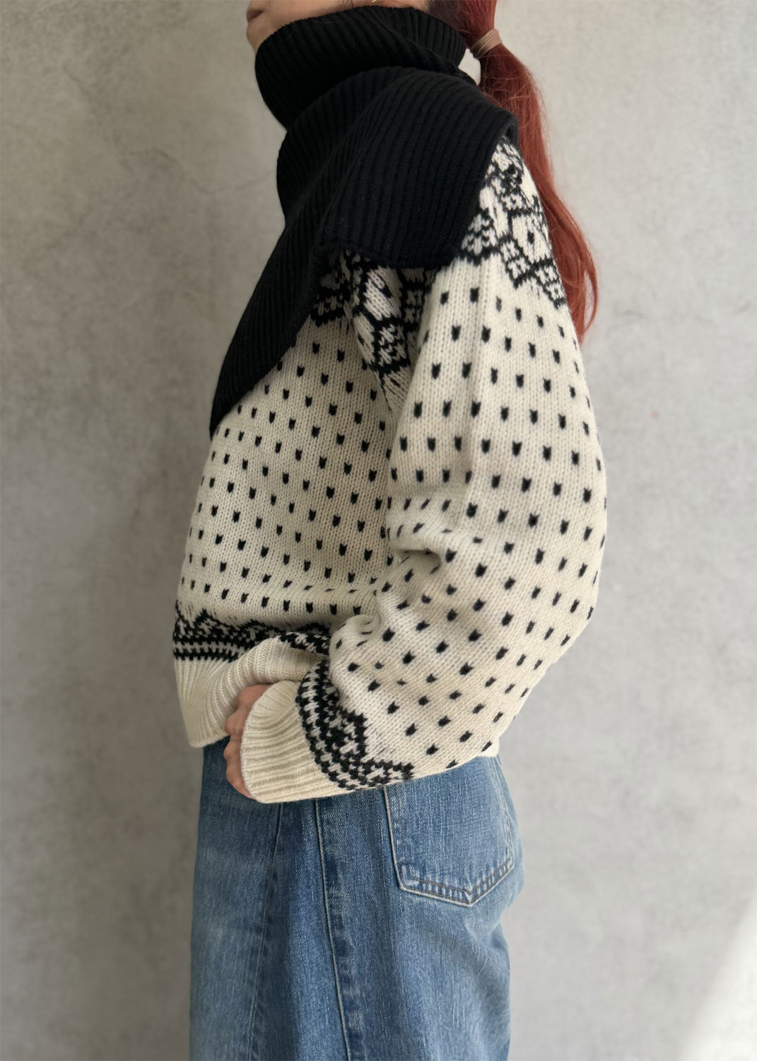 
                  
                    RIBBED NECK WARMER
                  
                